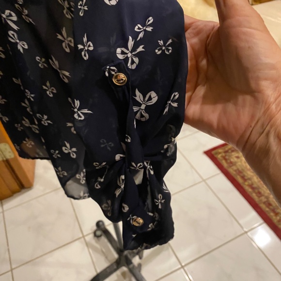 Navy and with white bows printed on shear fabric. Size M juniors - Picture 5 of 11